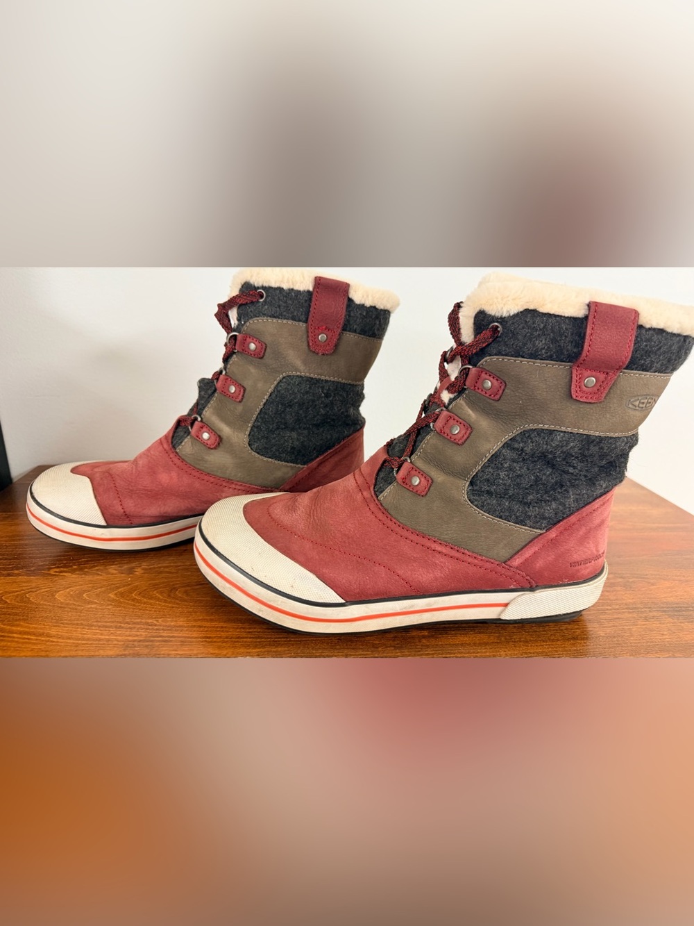 KEEN Elsa Warm Waterproof Winter Boots Pinot Noir Red Wool Size 9.5